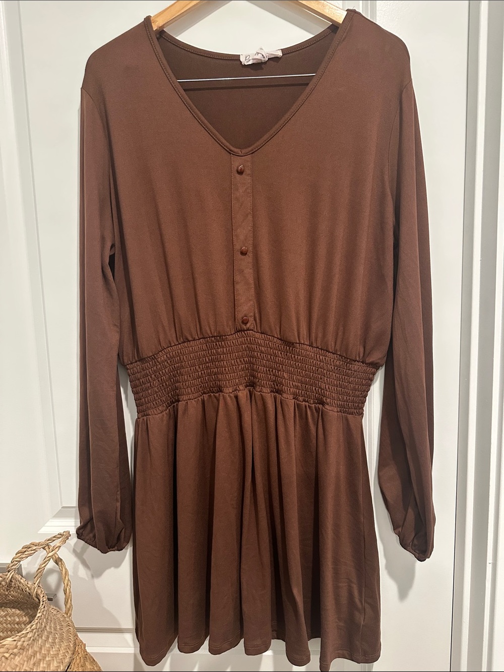 Women's Brown V-Neck Long Sleeve Smocked Waist Dress